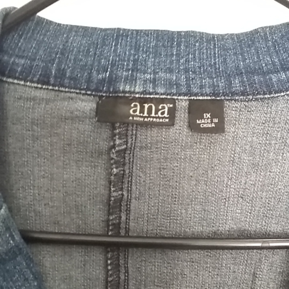 Denim jacket - Picture 2 of 3